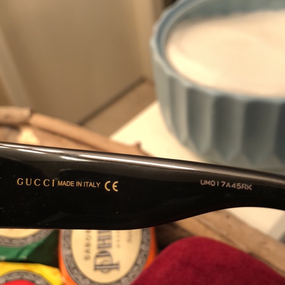 Authentic like new Oversized GUCCI! Sunglasses with case, cloth, and dust bag - Picture 12 of 12